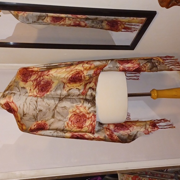 Mulberry Silk Wrap/Shawl - Picture 2 of 16